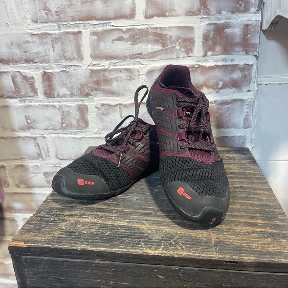 Inov-8 Black and Dark Red Running Shoes size 8 - Picture 3 of 6